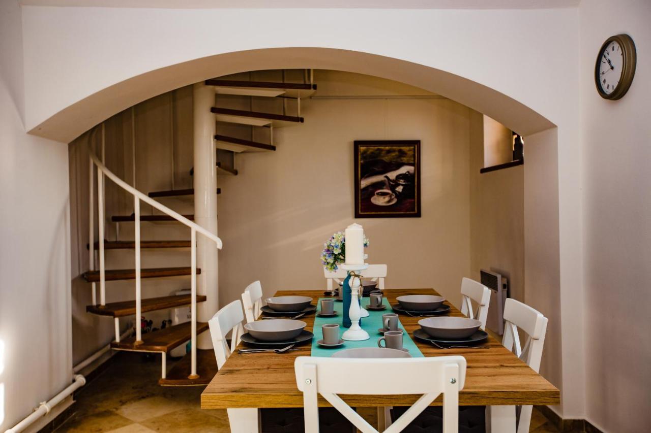 Bridge Apartment Естерґом Екстер'єр фото