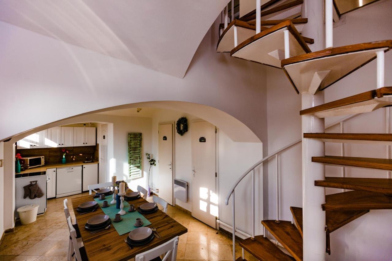 Bridge Apartment Естерґом Екстер'єр фото